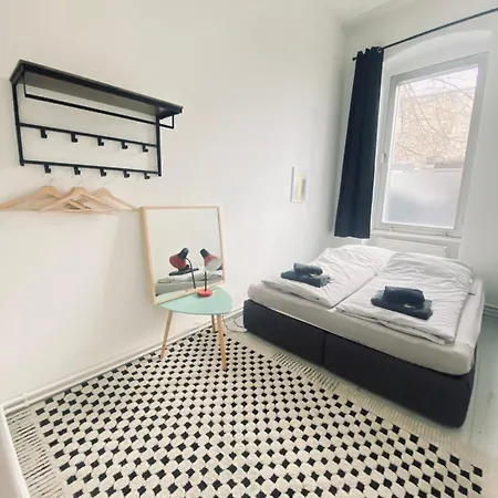 Gemuetliche 2-Zimmer Wohnung Mit Kleinen Bad Berlin Exterior photo